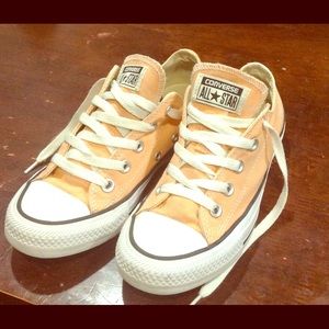 Women’s Chuck Taylor Ox Casual Sneakers